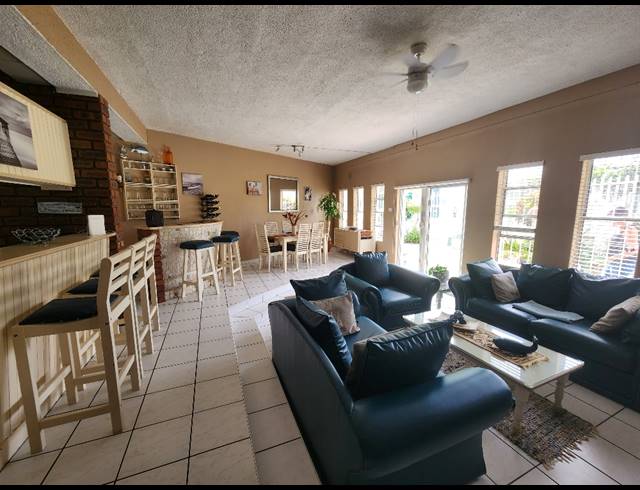3 BEDROOM TOWNHOUSE FOR SALE IN MANABA BEACH